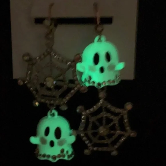 Betsey Johnson ghost web mix matched NWT - Picture 4 of 4